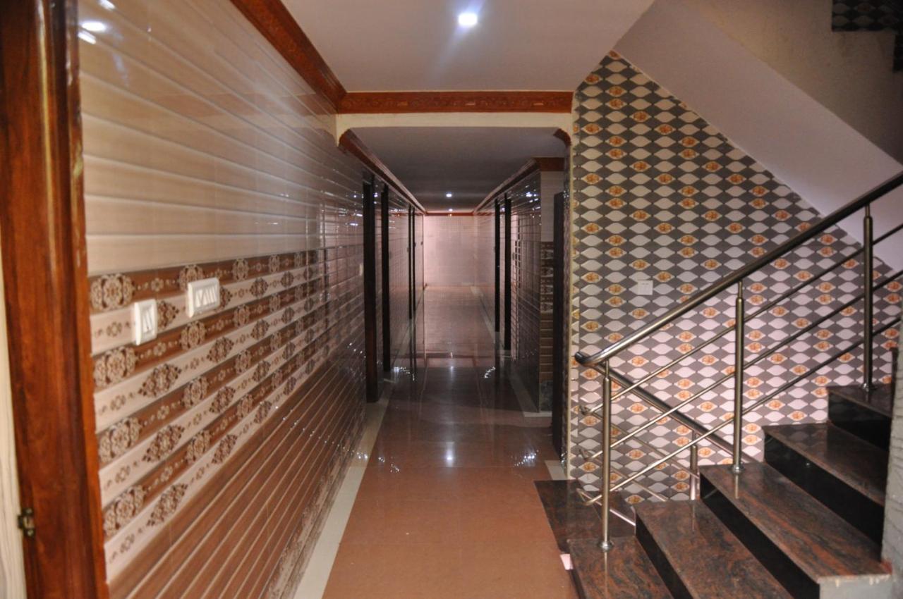 C M Hotel New Wodapatti Exterior foto