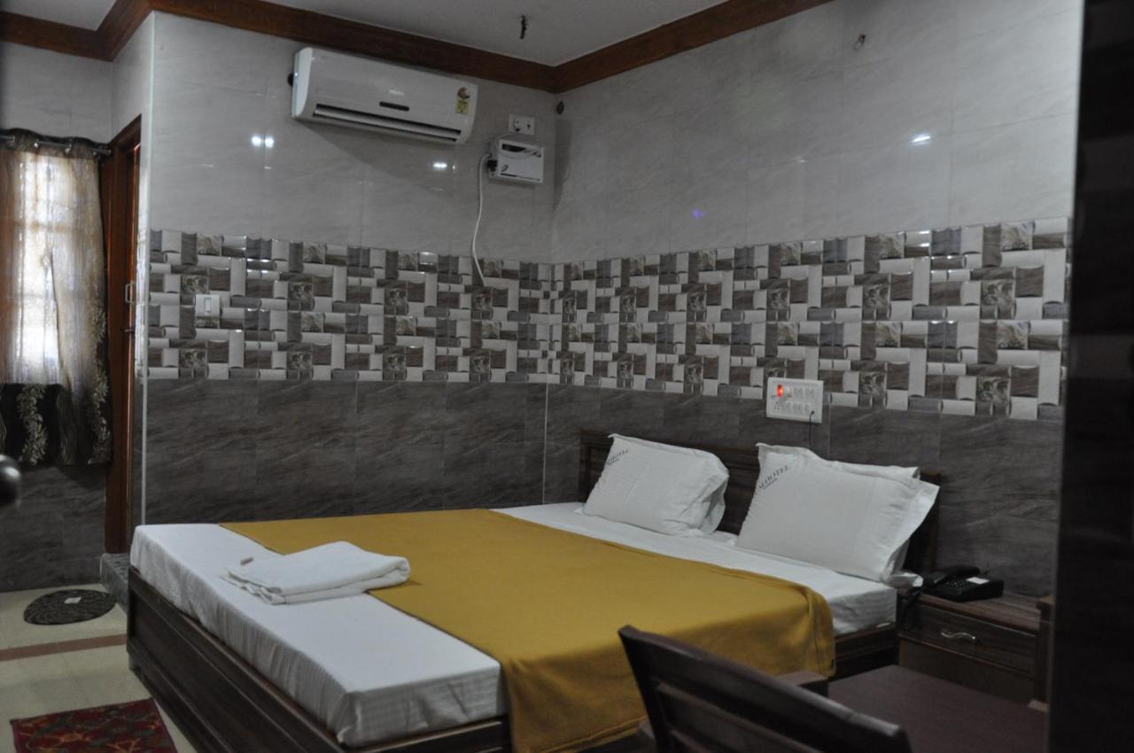 C M Hotel New Wodapatti Exterior foto